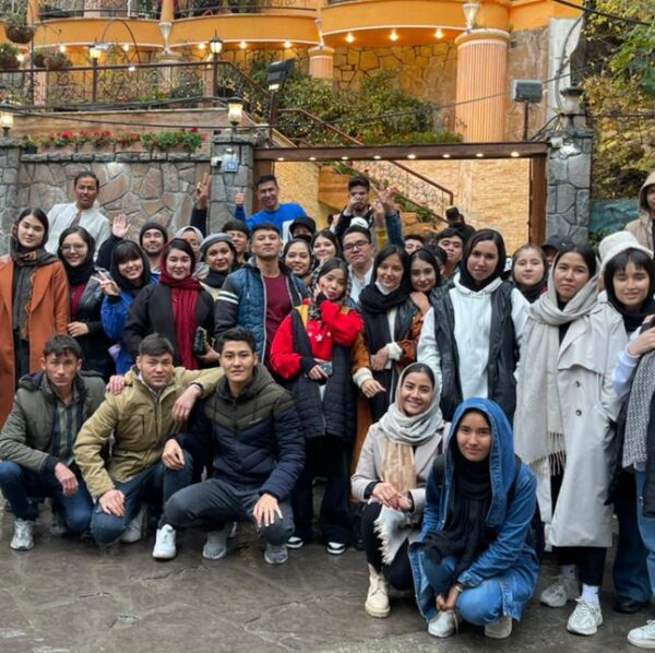 بانوی سخن افغانستان بتول ناصری