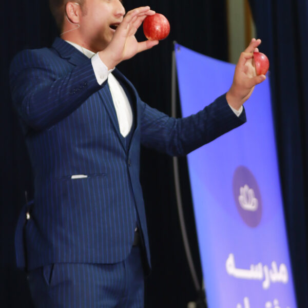 بانوی سخن افغانستان بتول ناصری